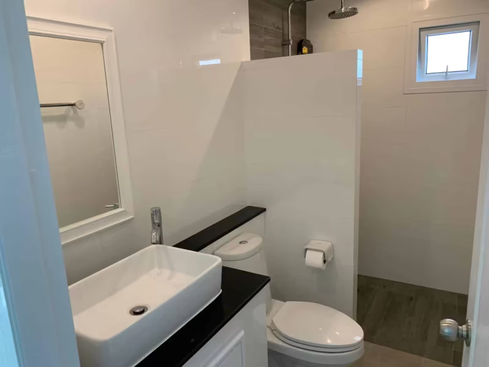 4 Bedroom House - Image 2