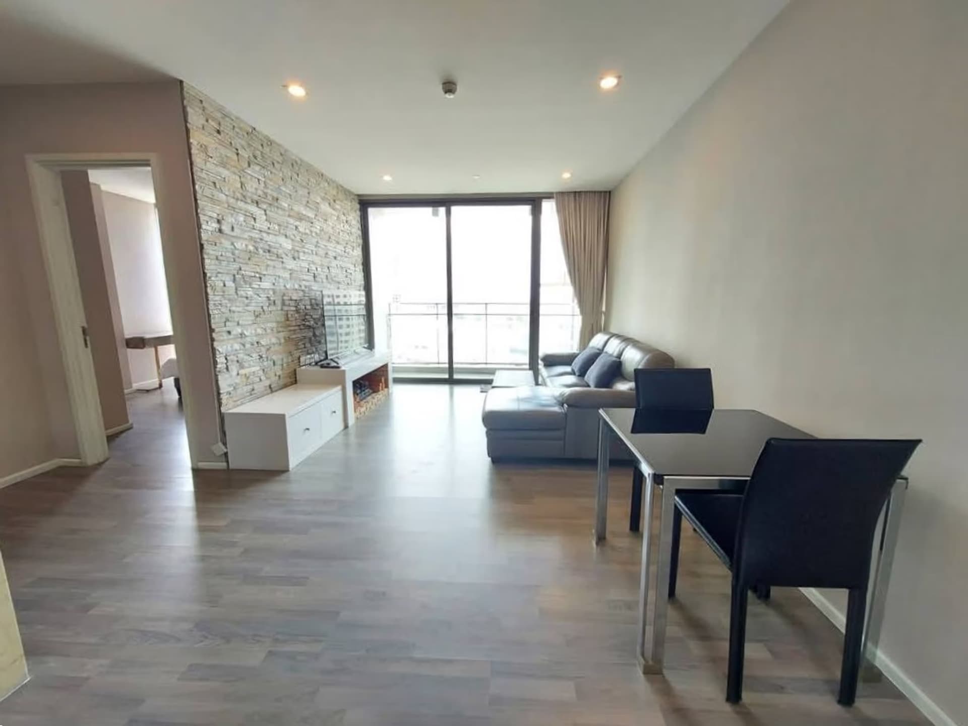 2 Bed Condo for Rent and Sale in Phra Khanong - Image 5