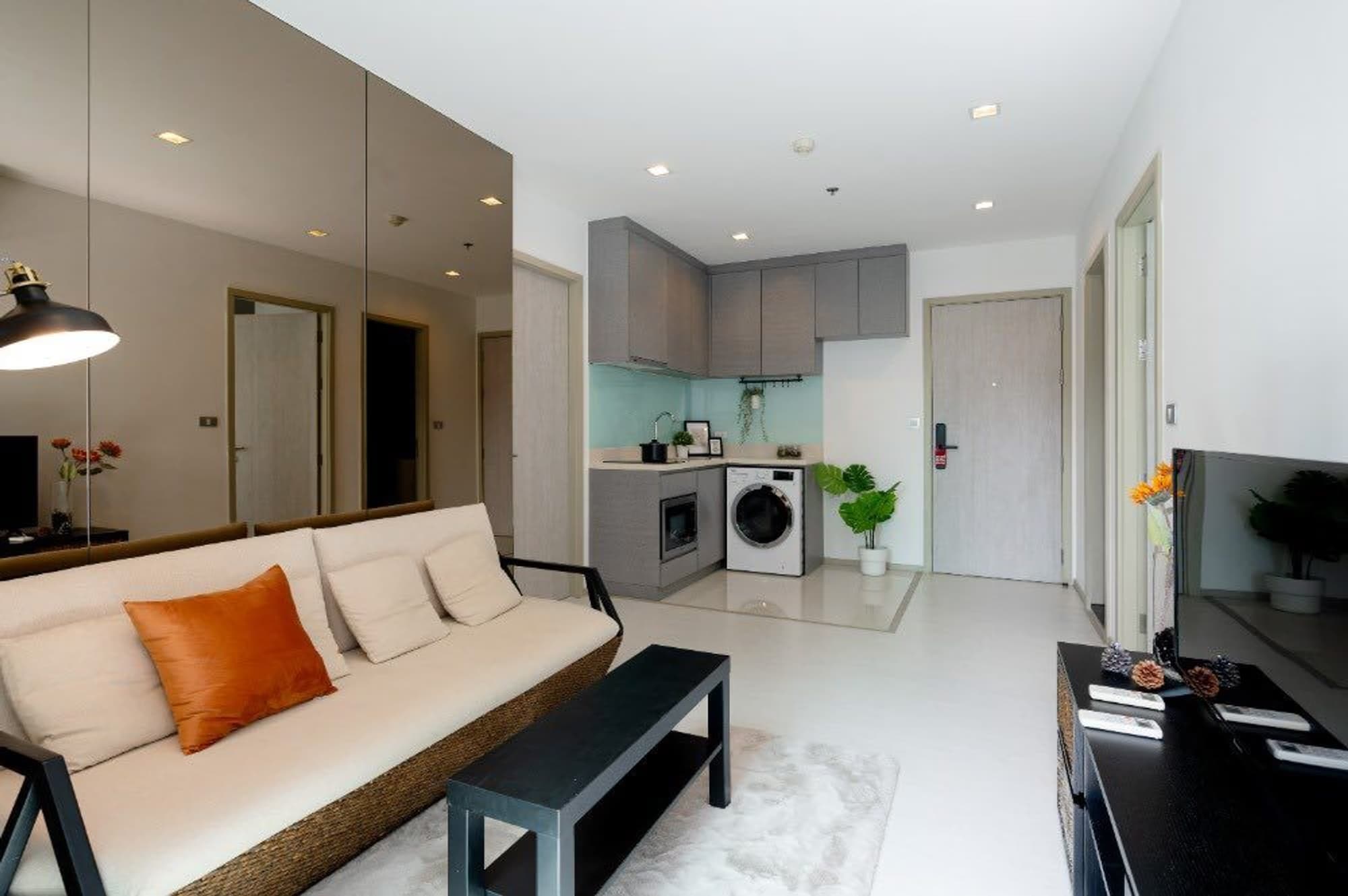 2 Bed Condo for Rent and Sale in Khlong Toei - Image 2