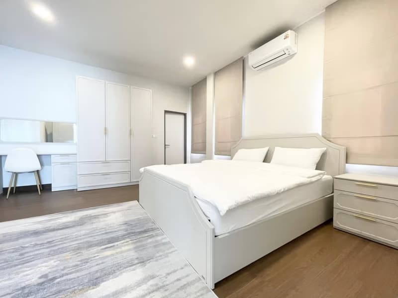 4 Bed House for Rent in Bang Phli