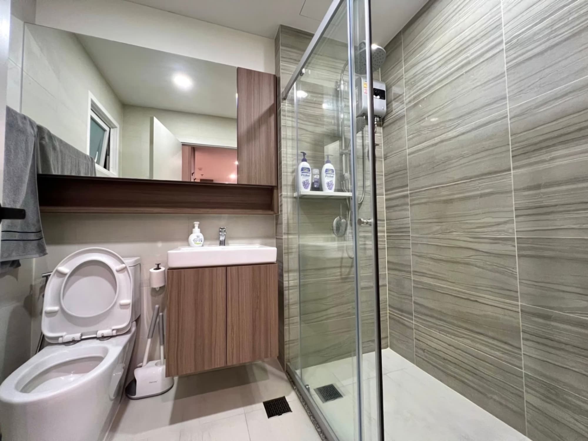 2 Bed Condo for Rent in Bang Kapi - Image 7