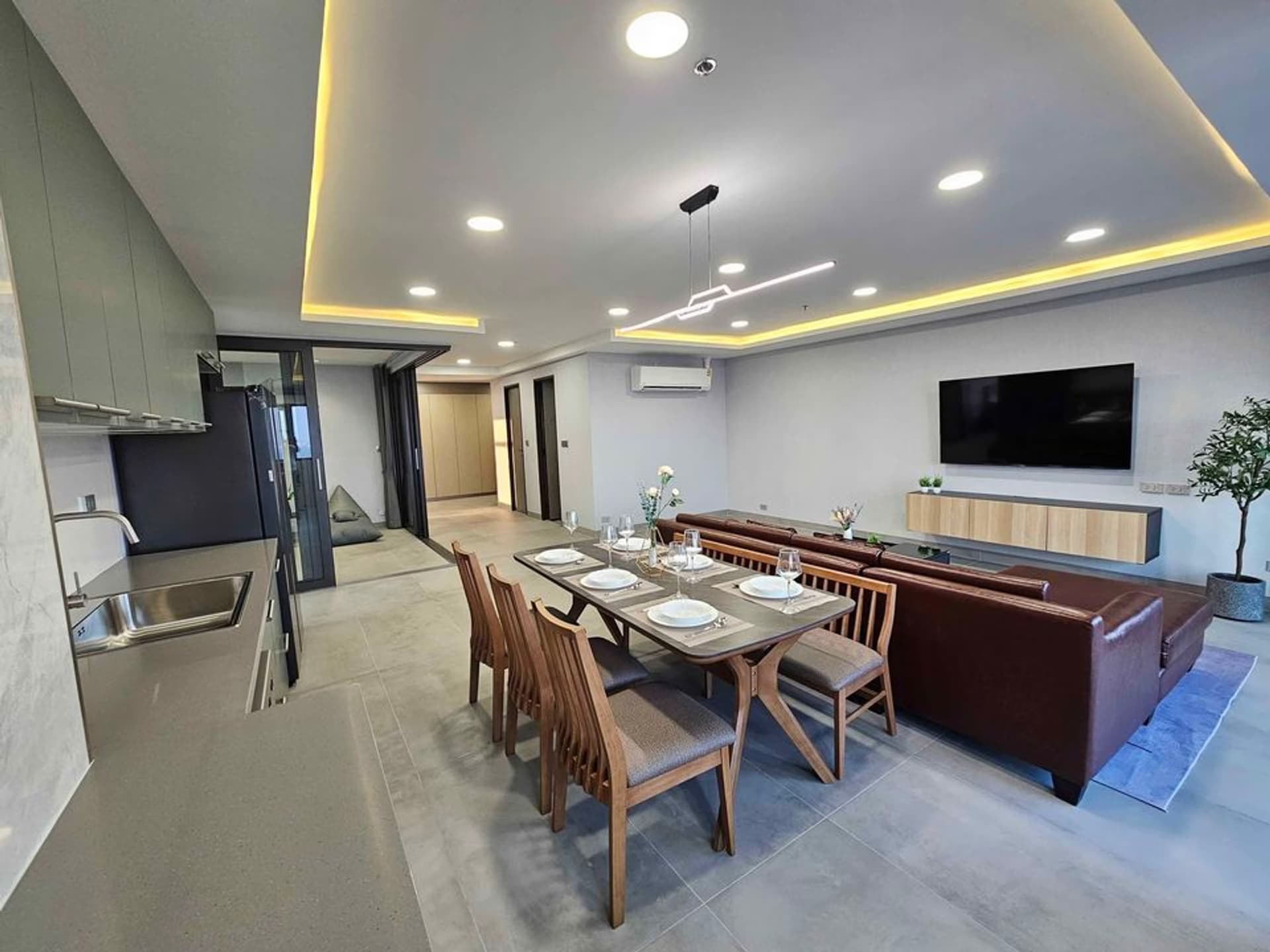 3 Bed Condo for Rent and Sale  Near Thong Lo BTS - Image 2