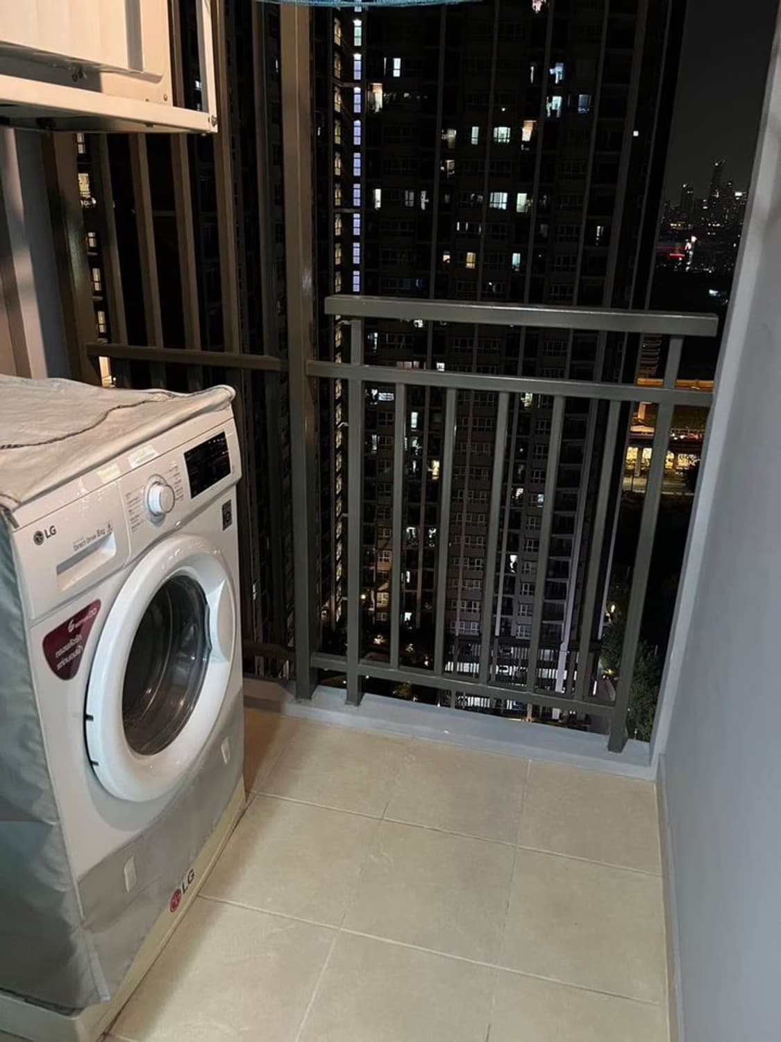 1 Bed Condo for Rent and Sale  Near Phra Ram 9 MRT - Image 15