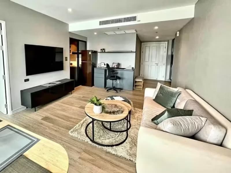1 Bedroom Condo