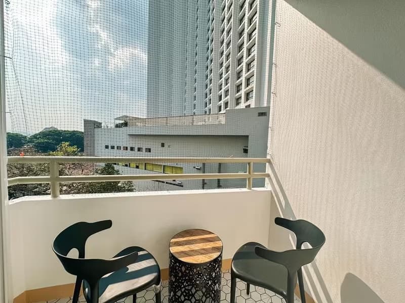 1 Bedroom Condo
