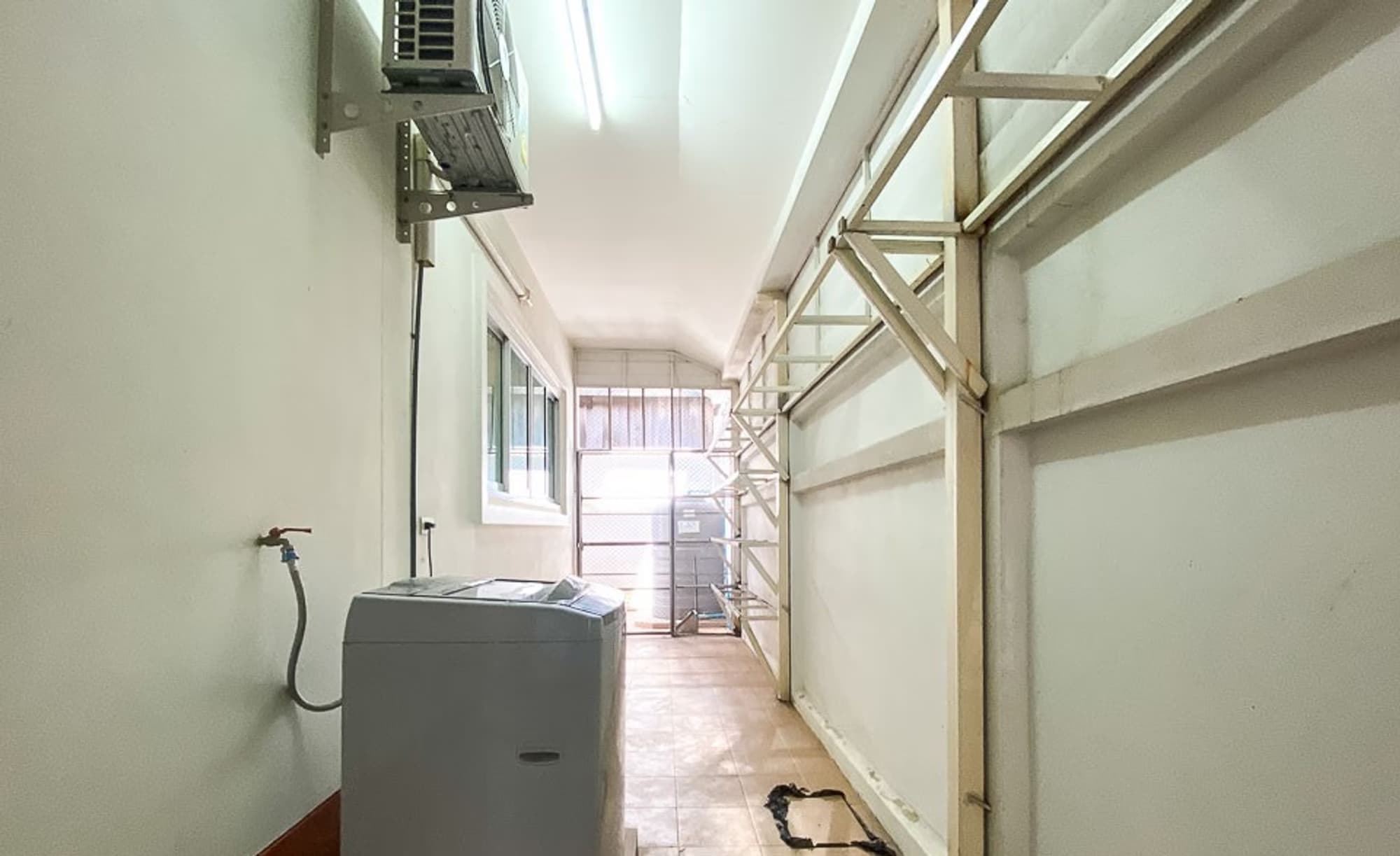 4 Bedroom House - Image 12