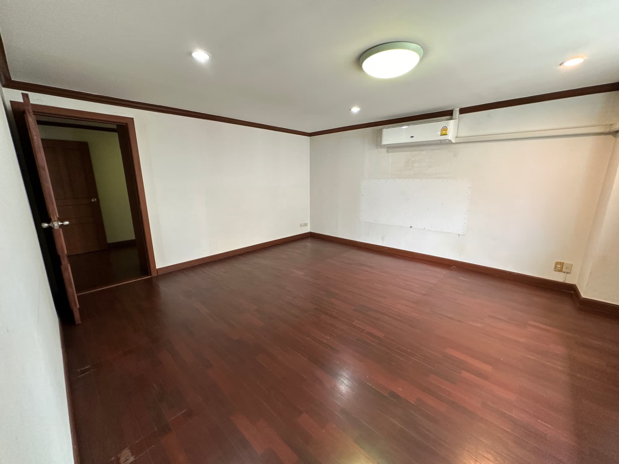 2 卧室 公寓 用于 出售 在 Watthana - Image 6