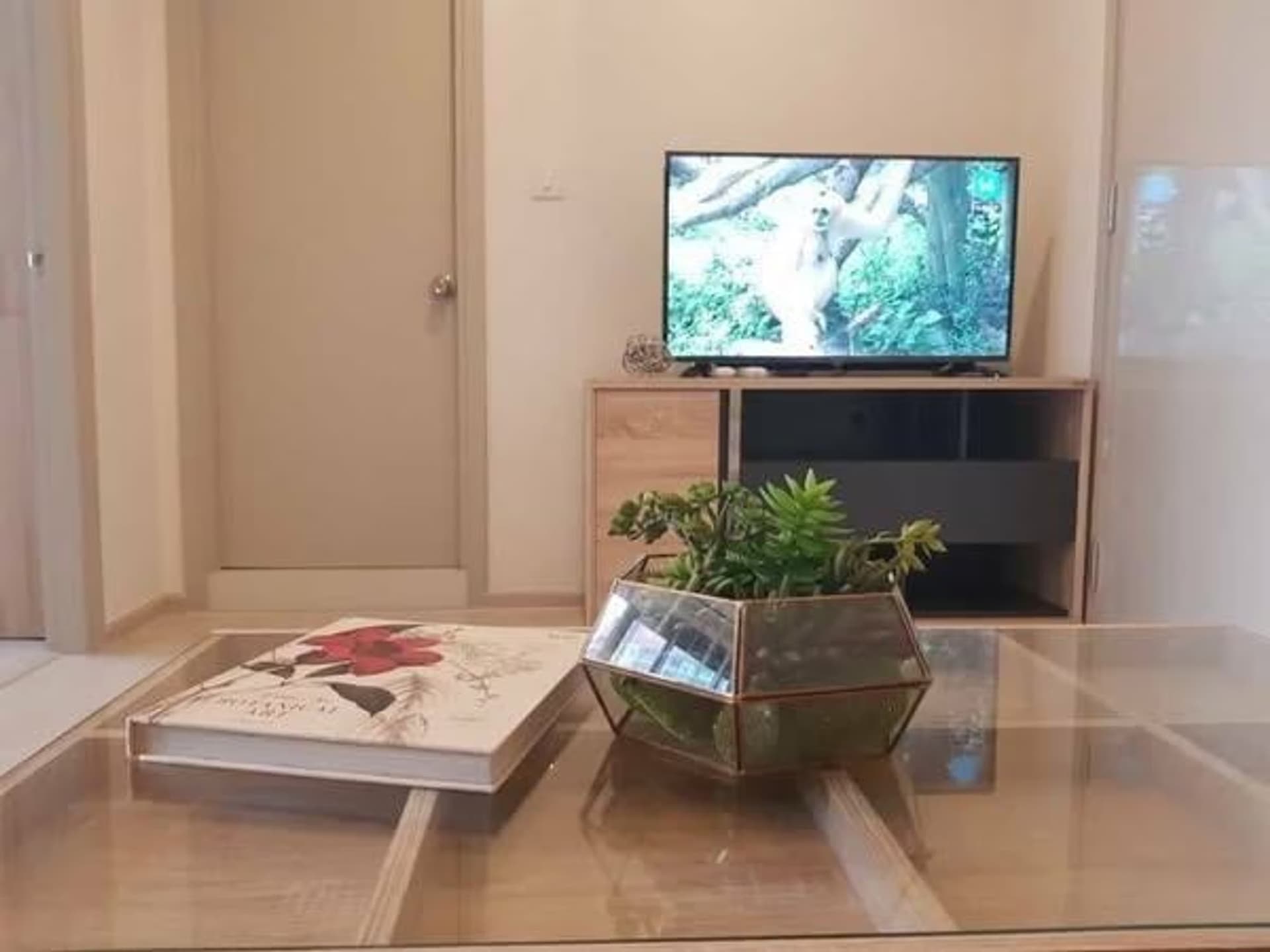 1 Bed Condo for Sale in Phra Khanong - Image 1