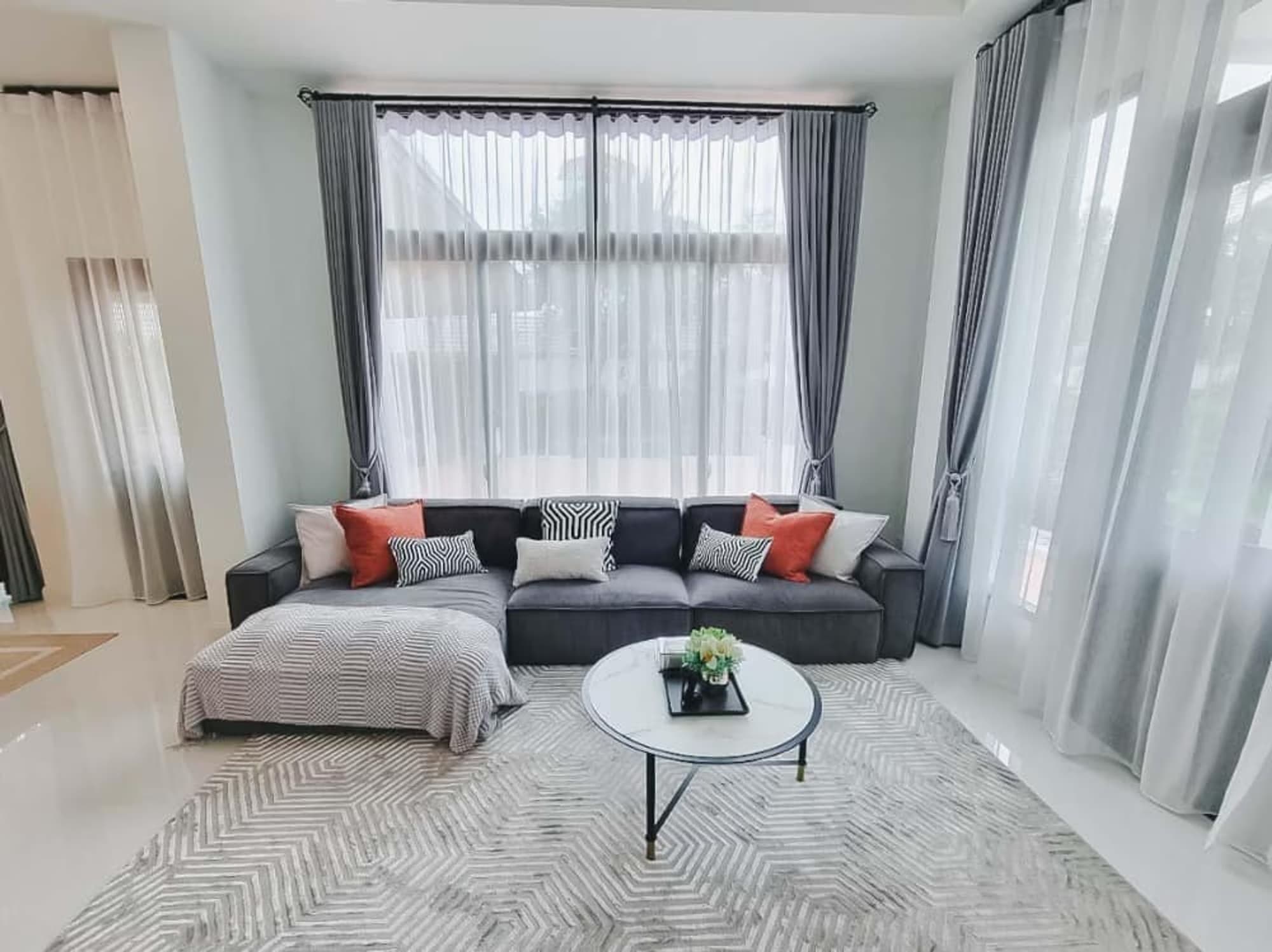 5 Bedroom House - Image 6