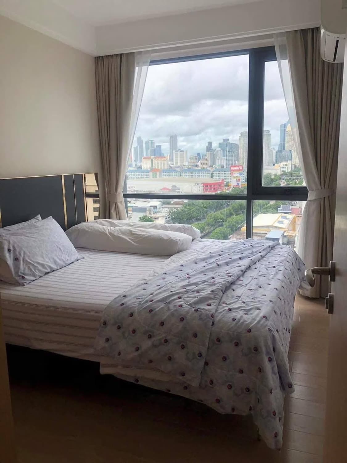 1 Bed Condo for Sale in Sathon - Image 13