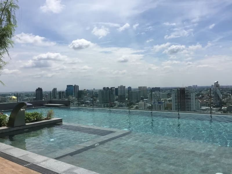 H Sukhumvit 43