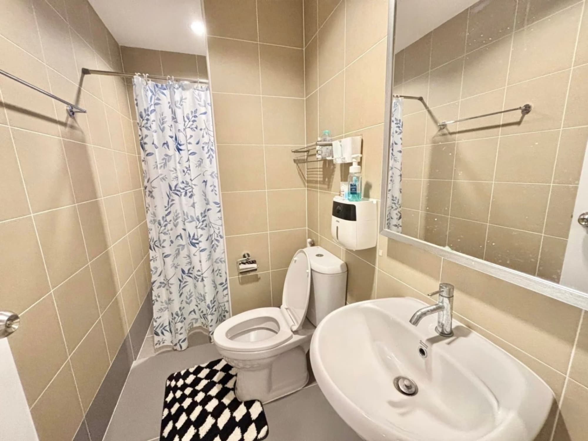 4 Bed House for Rent in Saraphi - Image 15