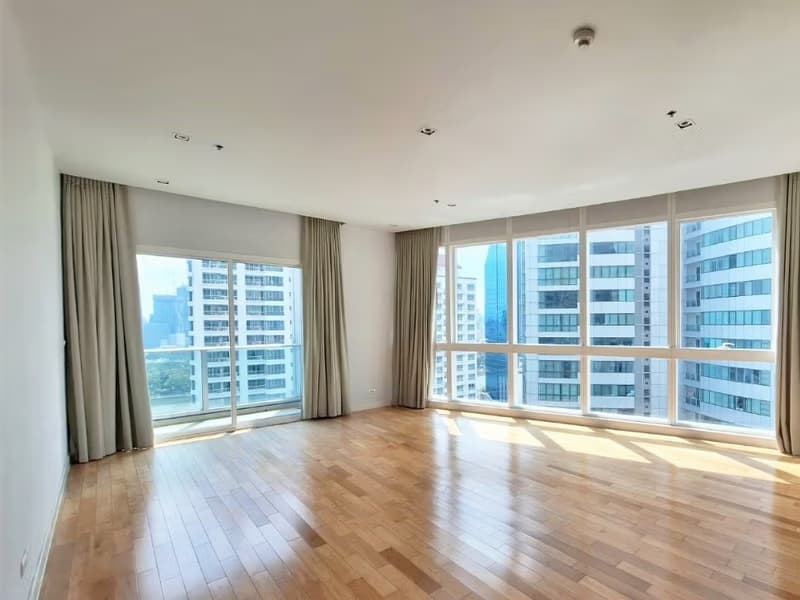 3 Bed Condo for Sale in Khlong Toei