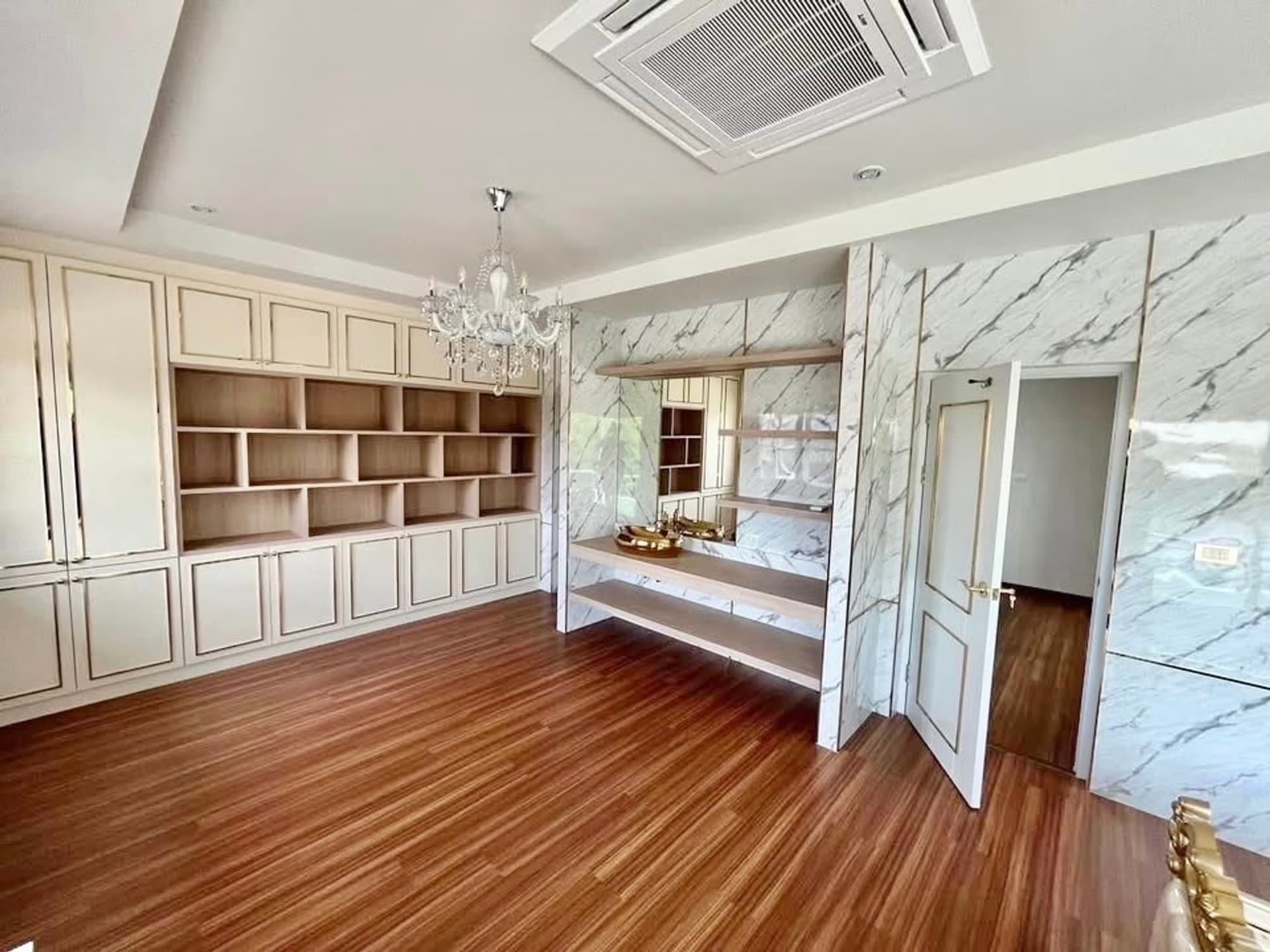 3 ห้องนอน บ้าน สำหรับ ขาย ใน Hang Dong - Image 11