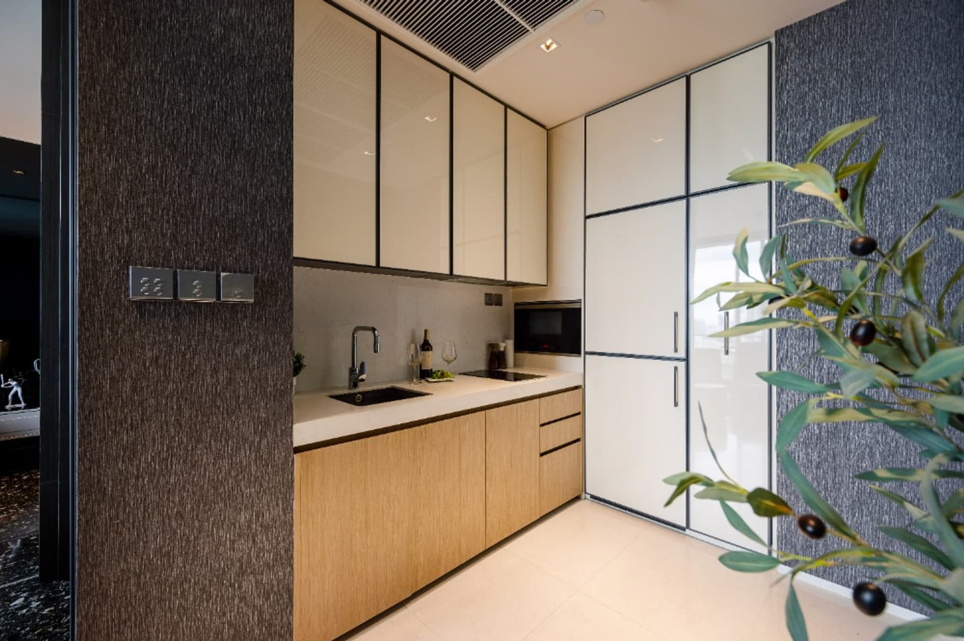 1 Bed Condo for Sale in Khlong Toei - Image 3