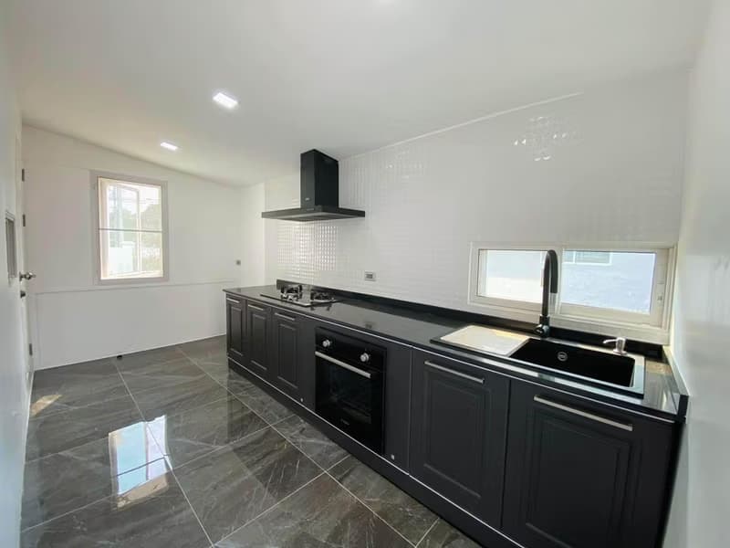 5 Bed House for Rent in Mueang Chiang Mai