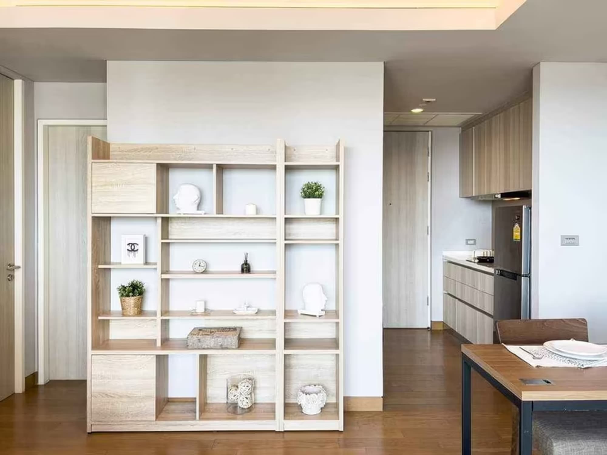 Condo for Rent at The Lumpini 24 - Image 3