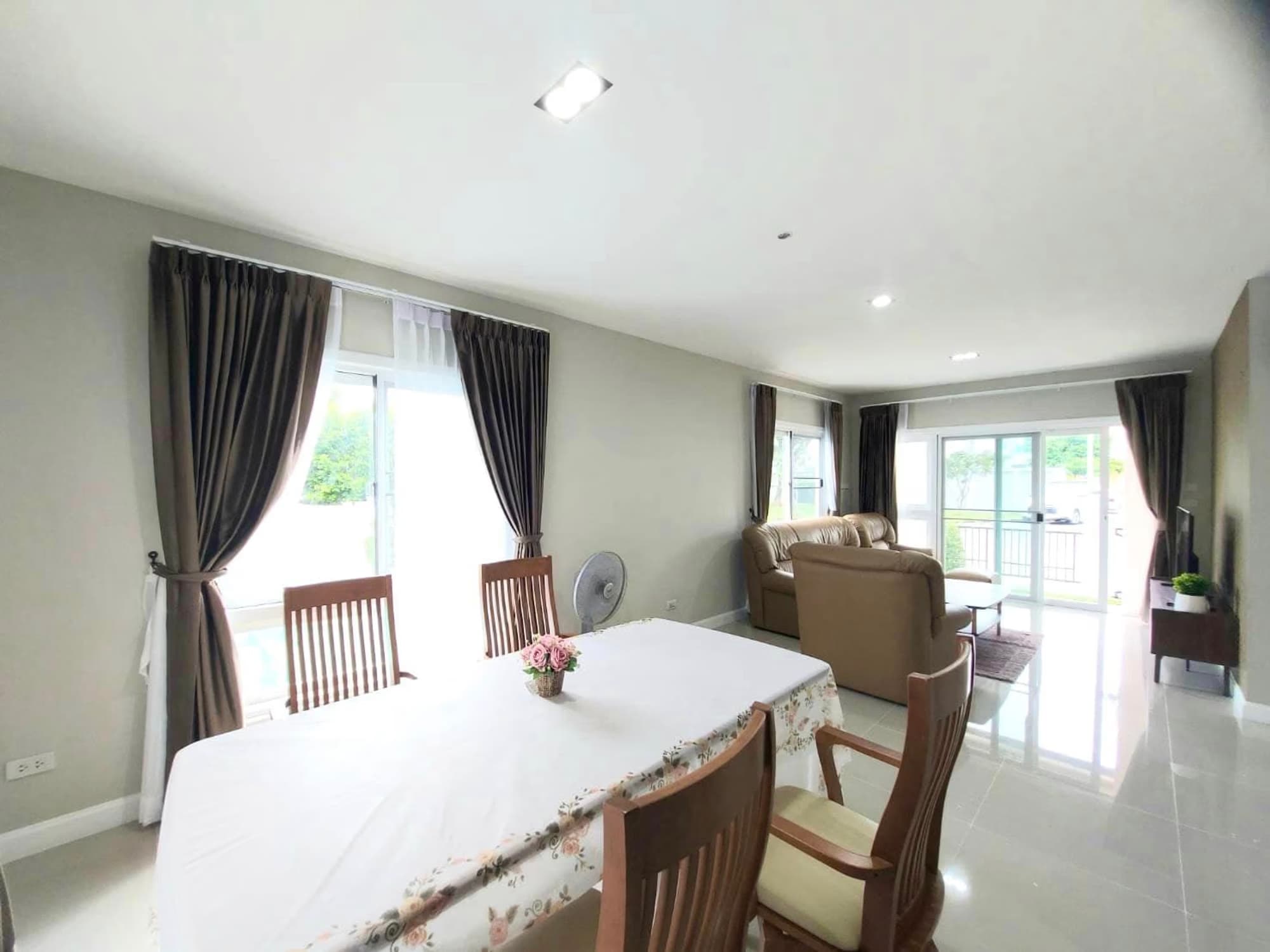 3 Bed House for Rent in Mueang Chiang Mai - Image 5