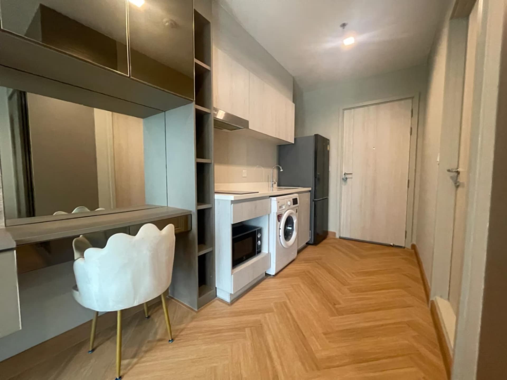 Studio Condo for Sale in Pathum Wan - Image 7