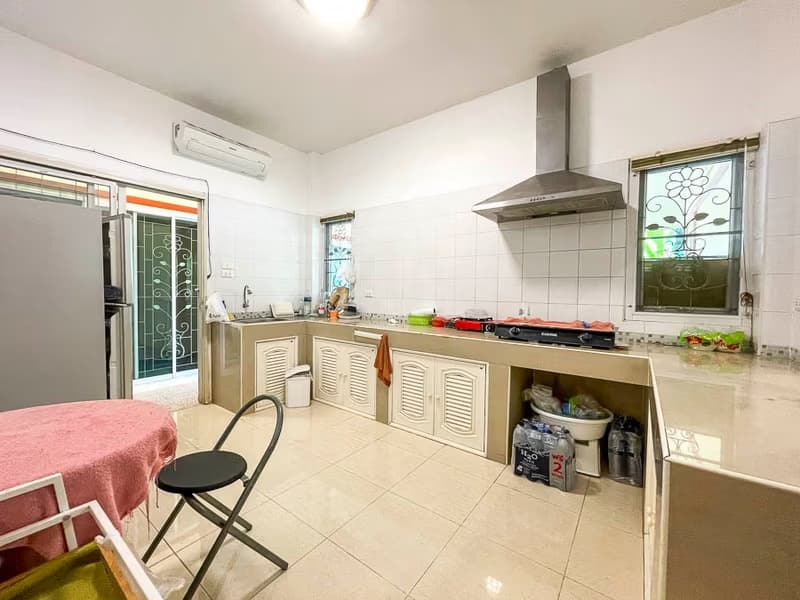 5 Bed House for Rent in Mueang Chiang Mai