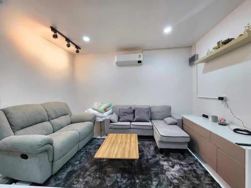 1 Bedroom Condo