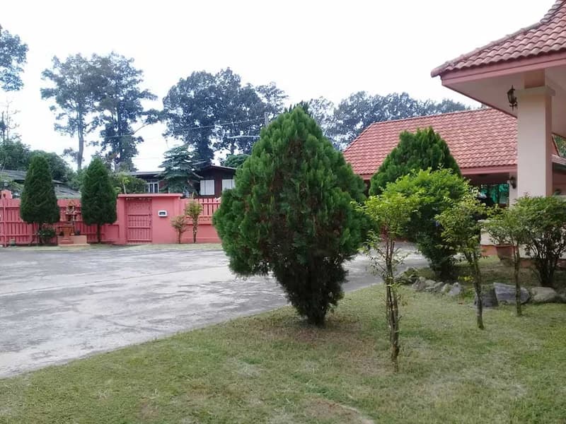  A big house near the city for sale