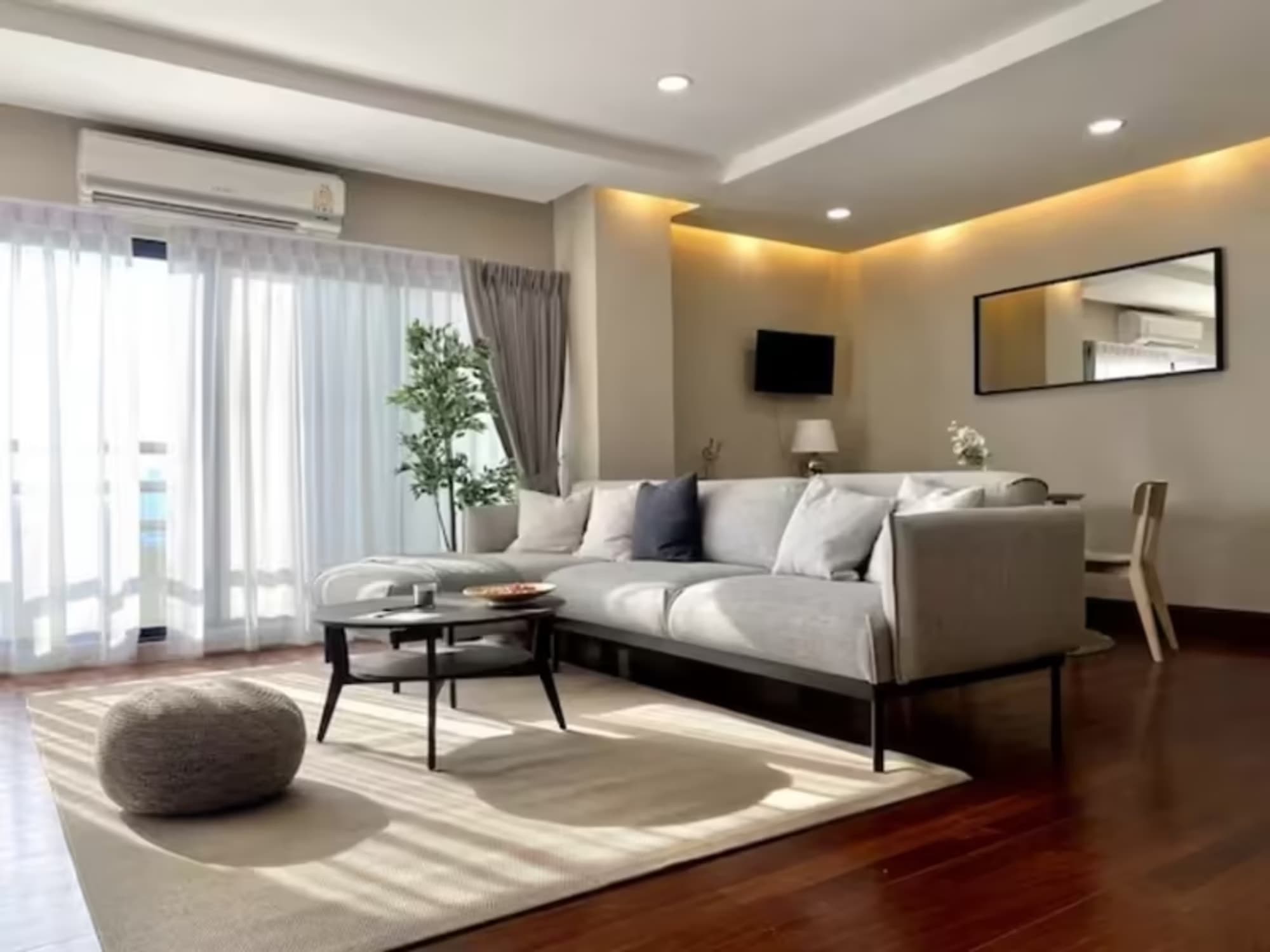 Condo for Sale at Sriwara Mansion 1 - Image 10