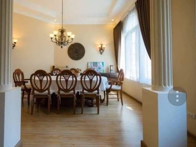 6 Bed House for Sale in Saraphi District