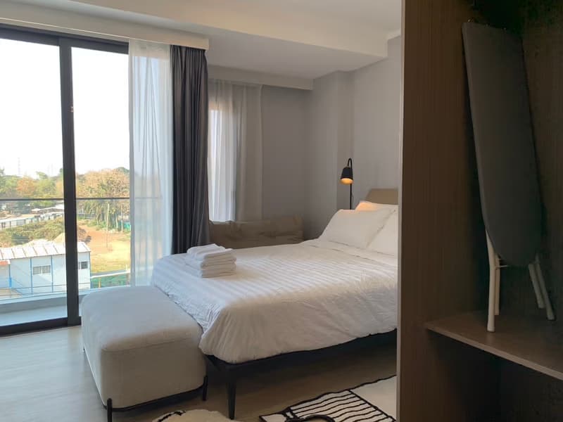 Condo for Rent at The One Condo
