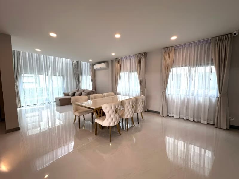 4 Bed House for Rent in Bang Phli