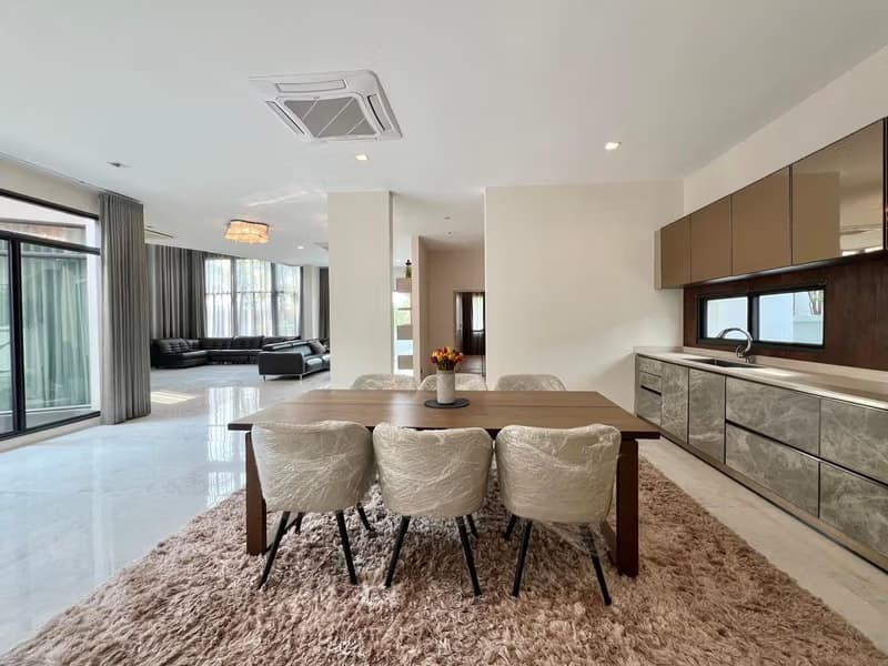 House for Sale at  Grand Bangkok Boulevard Rama 9 - Srinakarin