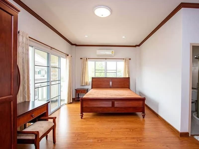 4 Bed House for Rent in San Kamphaeng