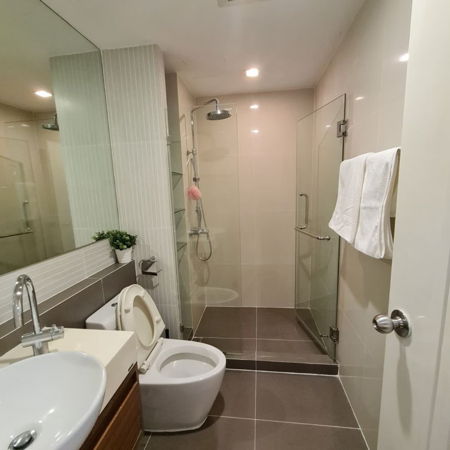 Condo for Rent at Tree Condo Luxe - Image 10