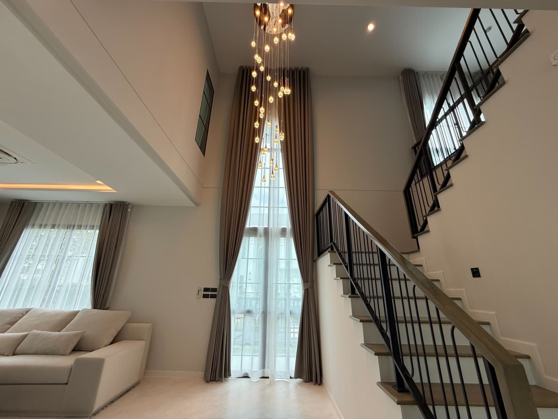 4 Bed House for Rent and Sale in Bang Phli - Image 12