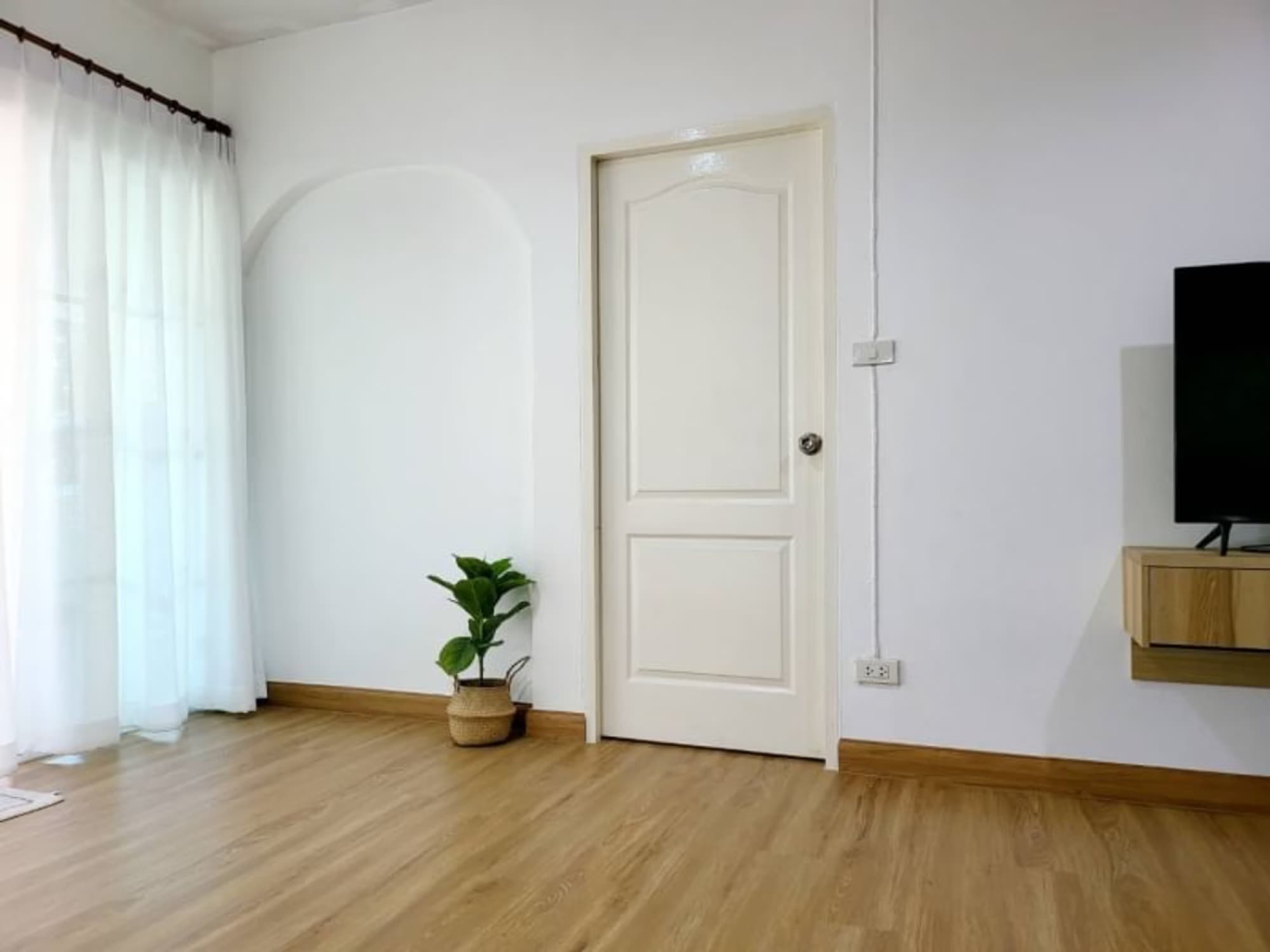  - Image 7