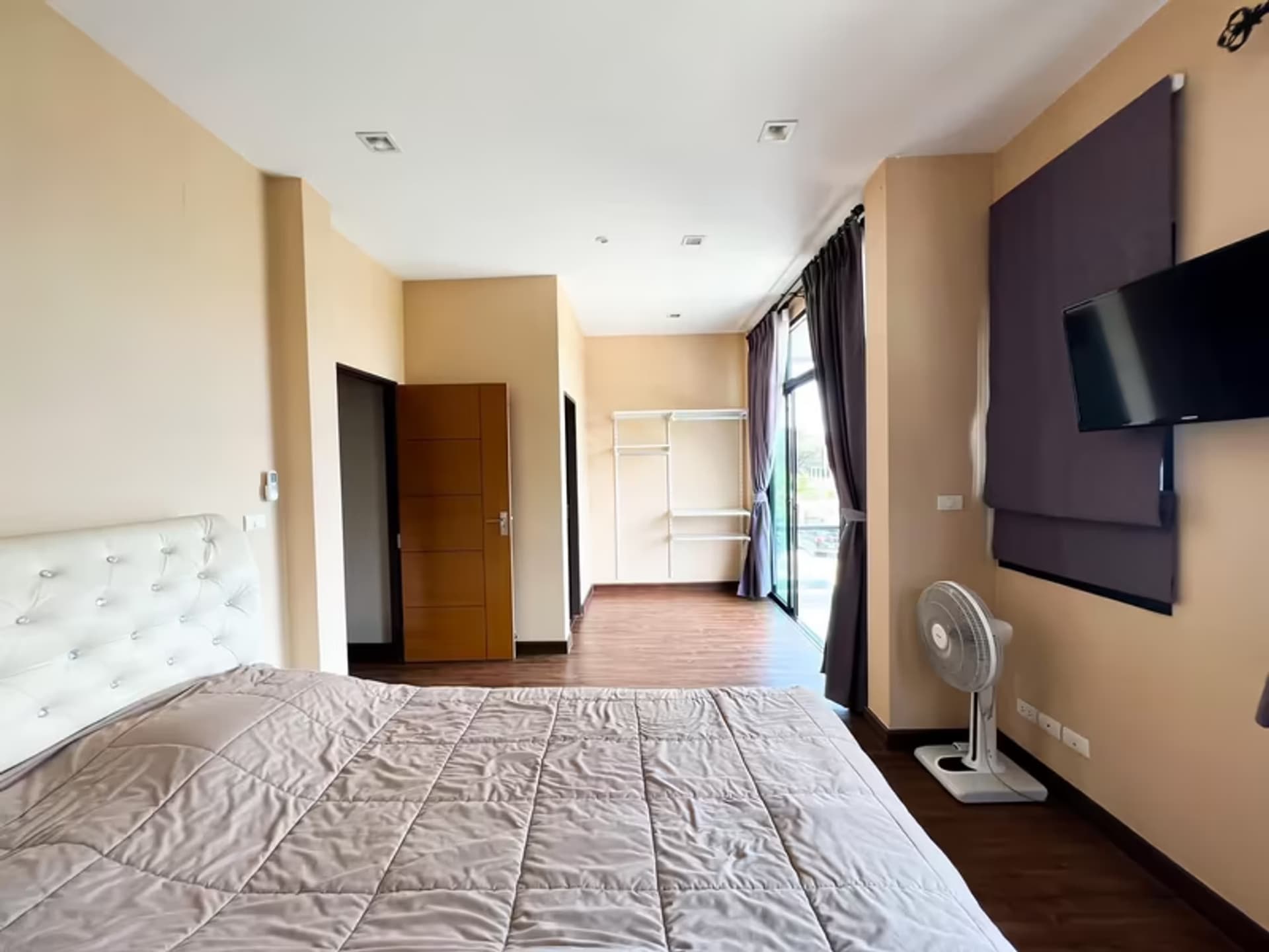  - Image 4
