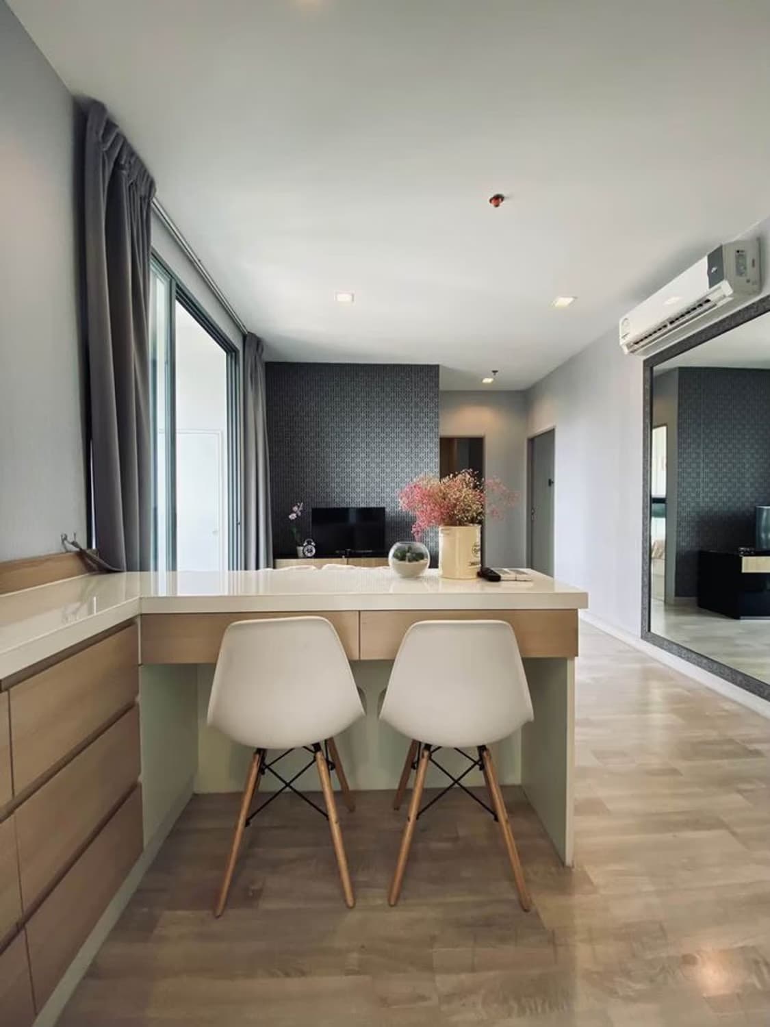 2 Bed Condo for Rent in Phra Khanong - Image 2