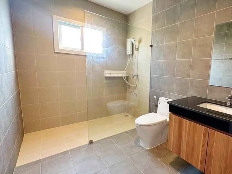 4 Bed House for Rent in Mueang Chiang Mai