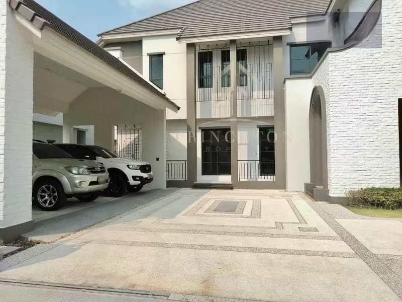 House for Sale in Mueang Samut Prakan.