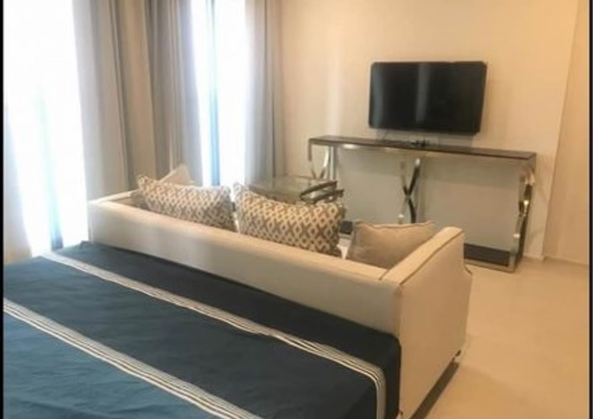 1 Bed Condo for Rent  Near Phloen Chit BTS - Image 2
