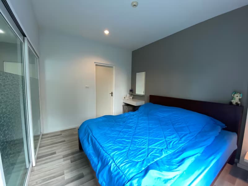 1 Bedroom Condo