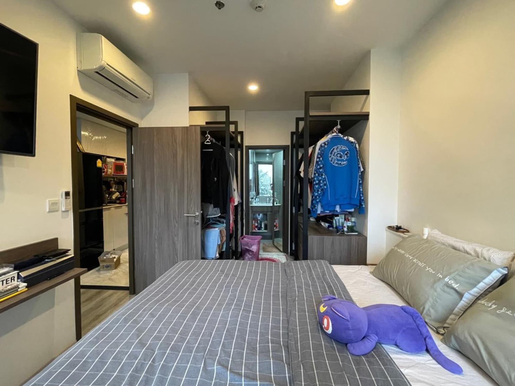 2 Bed Condo for Sale in Huai Khwang - Image 6