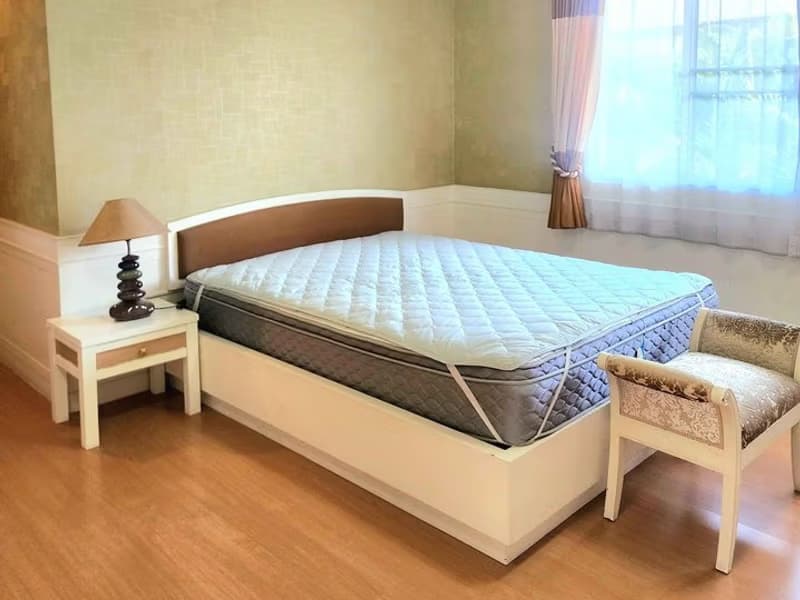 6 Bed House for Rent and Sale in Saraphi