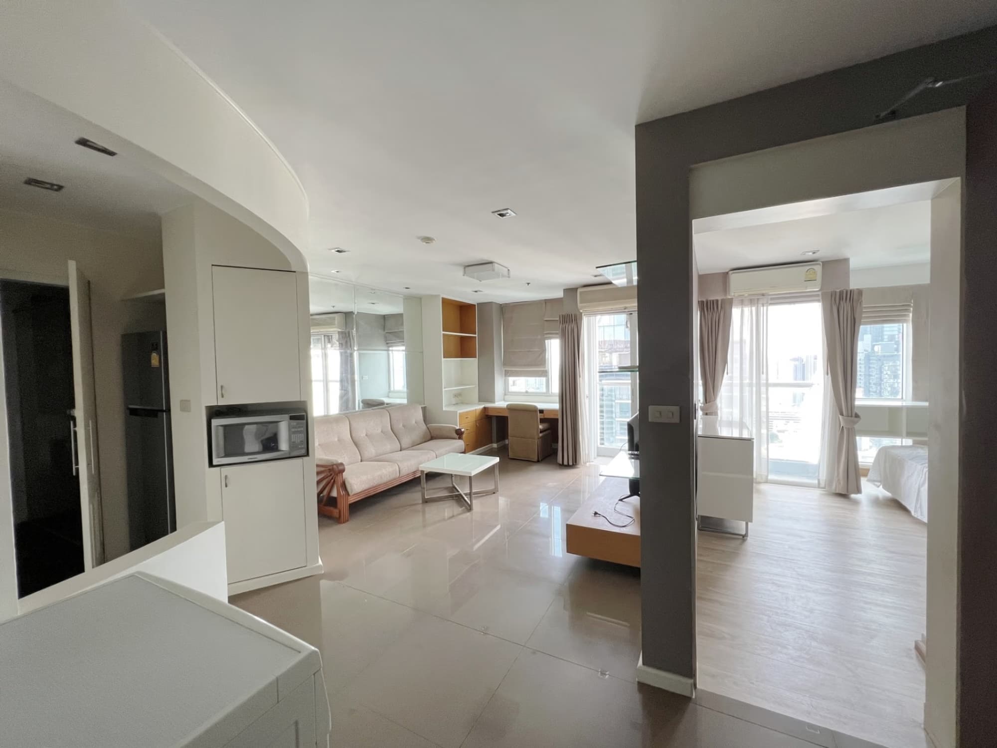 Condo for Sale at Silom Suite Condominium - Image 2