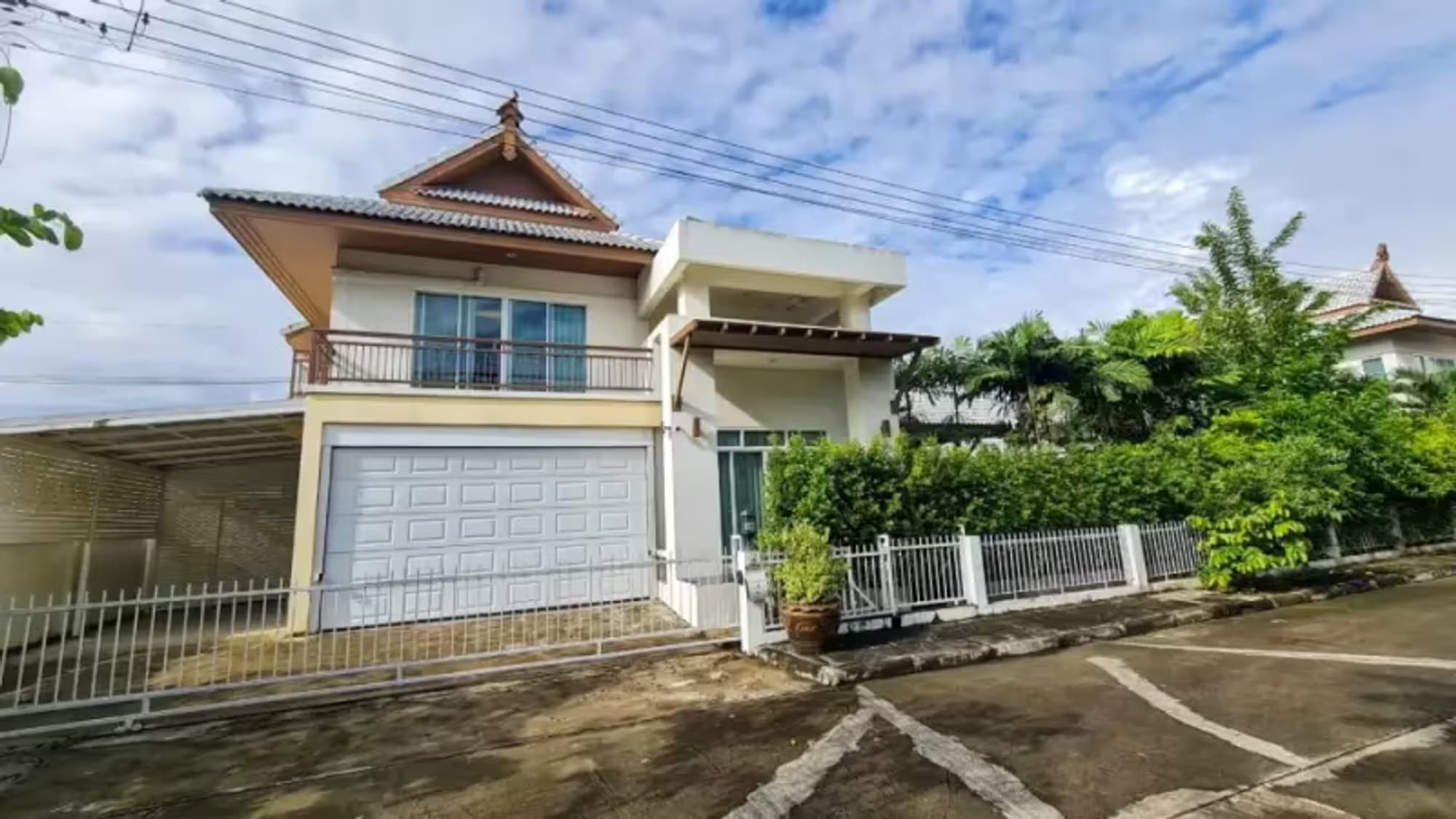 4 Bedroom House - Image 11