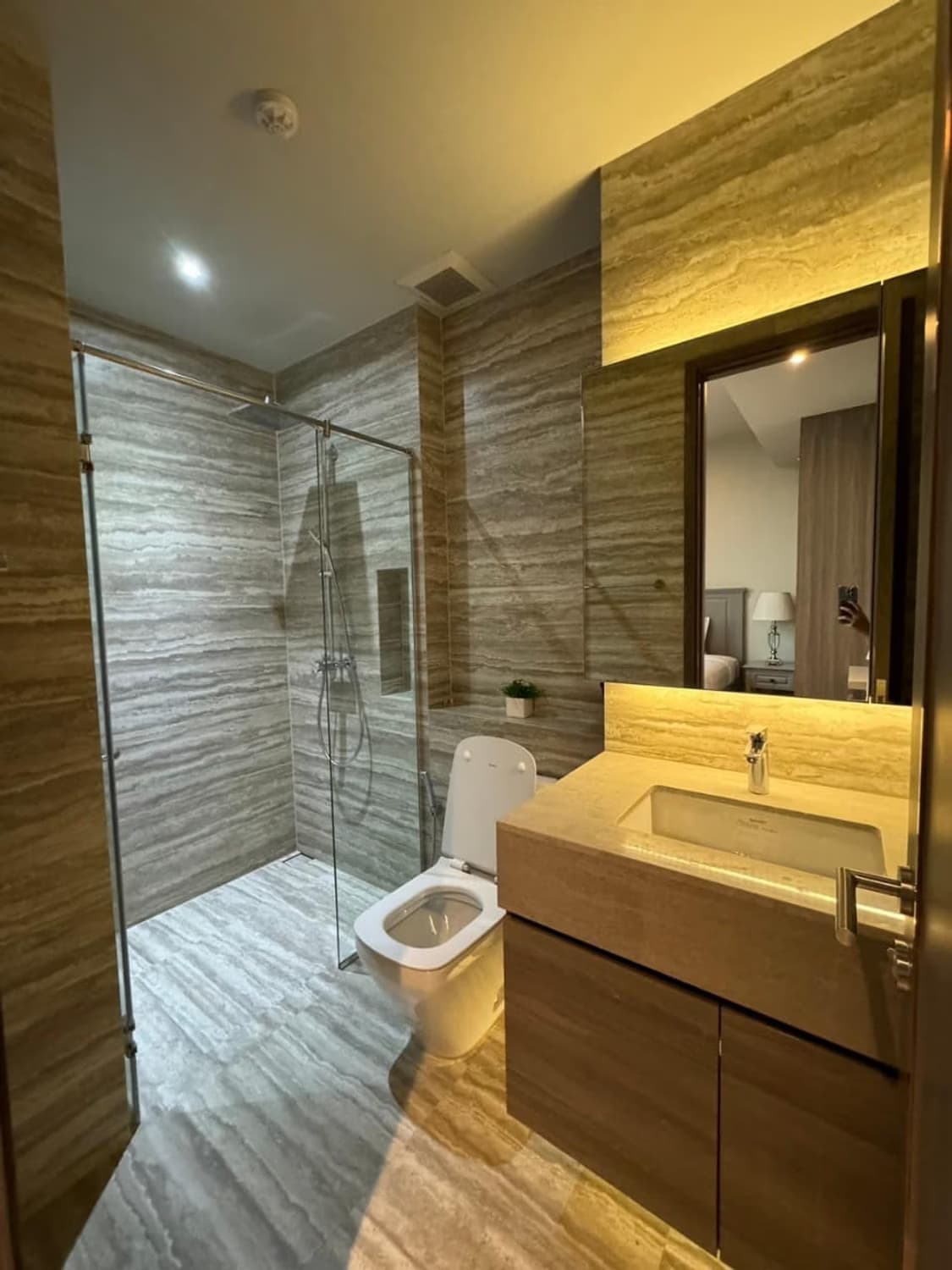3 Bed Condo for Rent  Near Asok BTS - Image 4