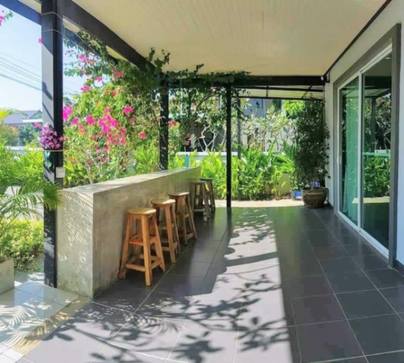 3 Bed House for Rent in Hang Dong - Image 5