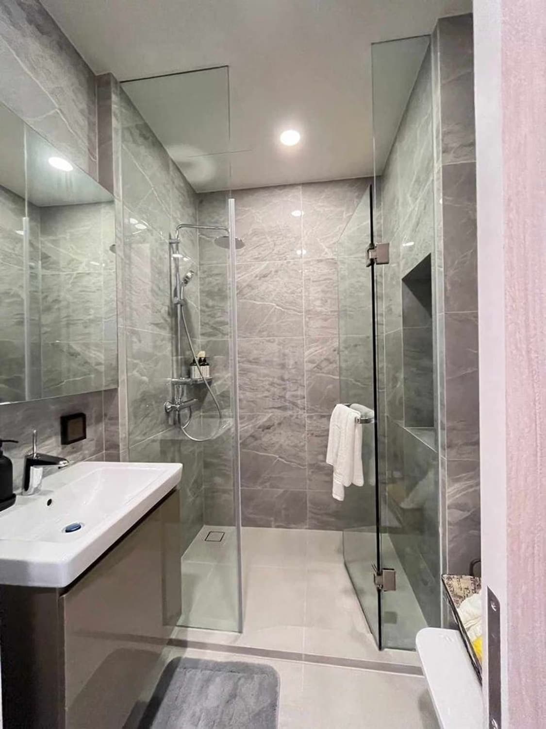 1 Bed Condo for Sale in Ratchathewi - Image 4