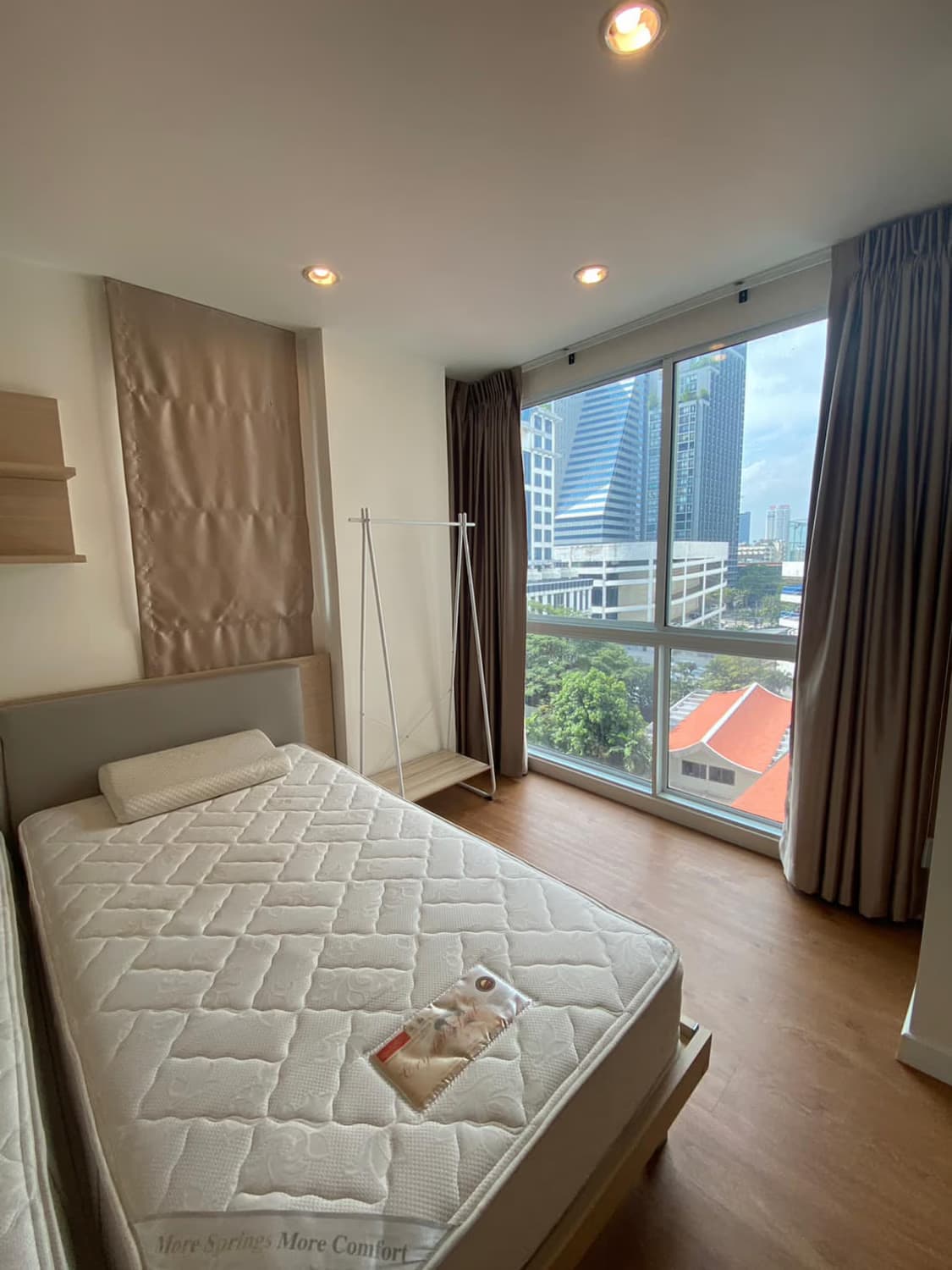 Condo for Rent at Baan Siri Silom - Image 10