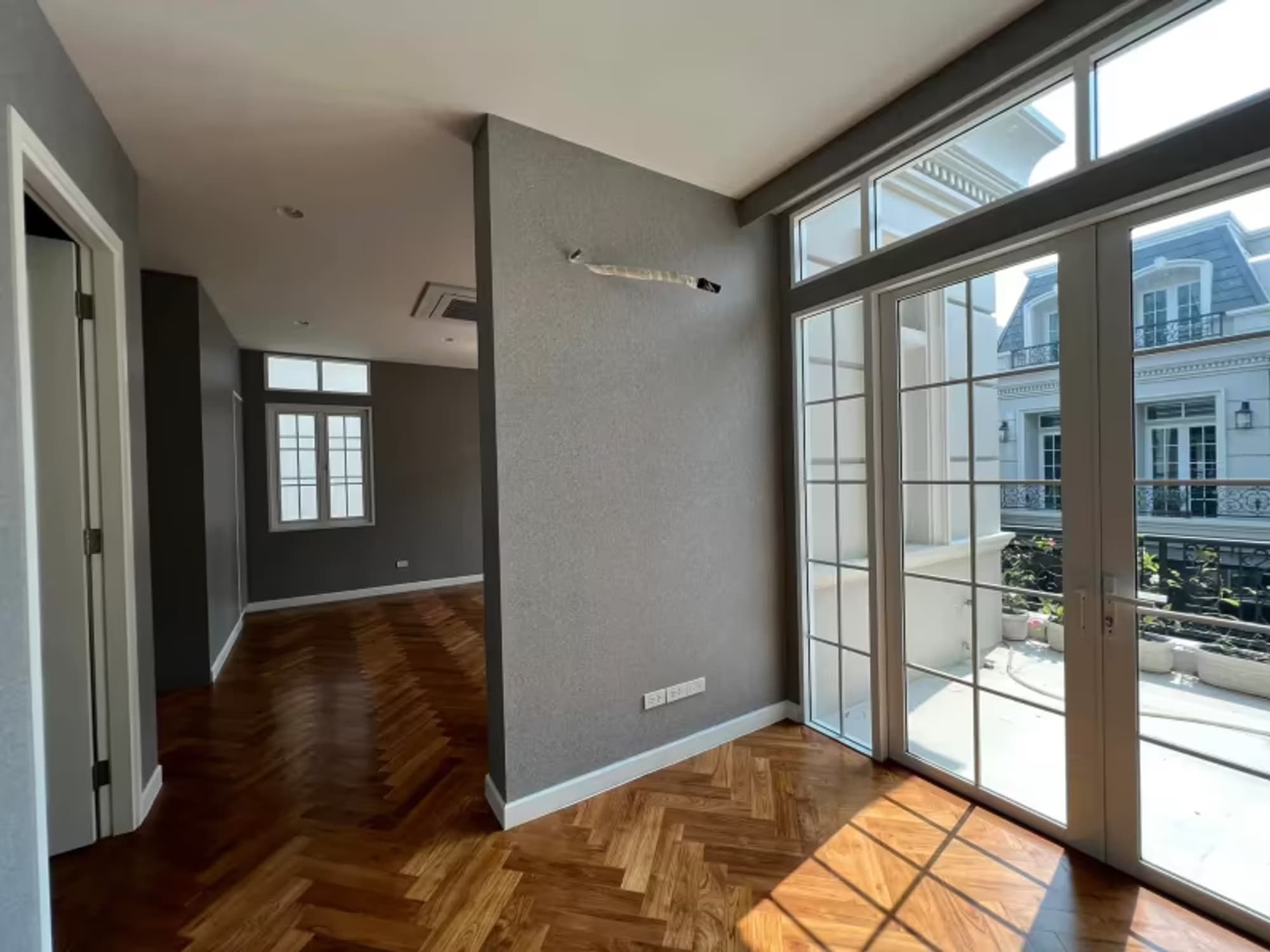 5 Bedroom House - Image 7
